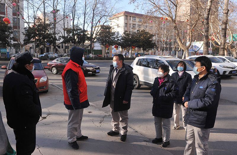 公司向导探望春节疫情防控值班职员